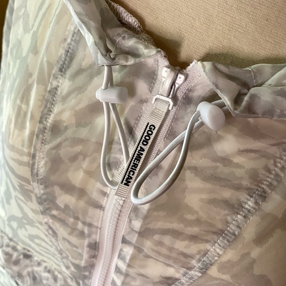 ✨GOOD AMERICAN Icy Leopard Print Windbreaker Jacket✨ NWT - Picture 5 of 16